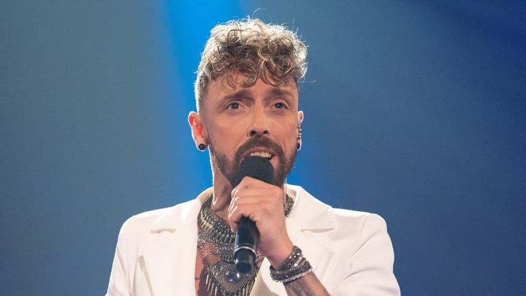 El cantante viveirense &Oacute;liver Insua se proclam&oacute; vencedor de Recantos en el a&ntilde;o 2023