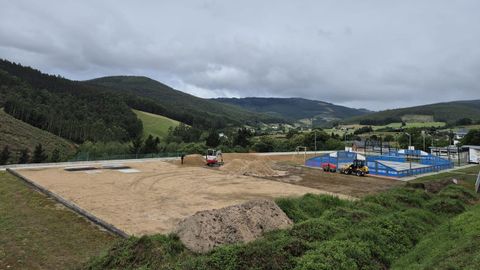 Obras para un pump track en Trabada