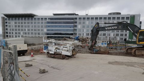 Obras de excavacin para la torre polivalente, el primer edificio del Novo Chuac.