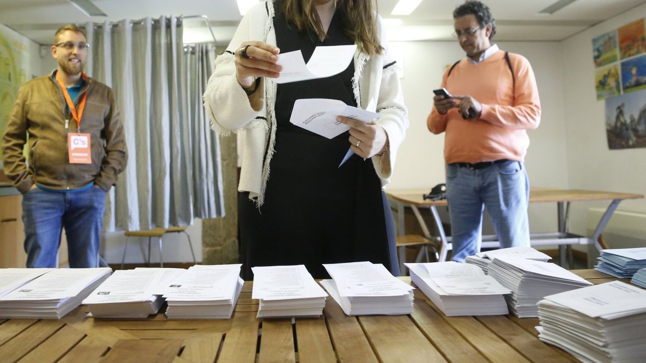 Baja el número de partidos en Galicia, pero 115 concellos tienen siglas propias