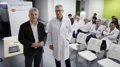 El rector de la UDC, Ricardo Cao (izquierda), y el gerente del &aacute;rea sanitaria, Luis Verde, este mi&eacute;rcoles en el Chuac en la constituci&oacute;n de la unidad docente para la descentralizaci&oacute;n del grado de Medicina 