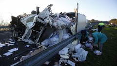 Accidente de dos camiones en la AP-9
