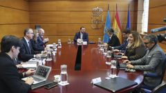 El presidente del Principado de Asturias, Adri�n Barb�n, preside este viernes la reuni�n del Consejo de Gobierno en Oviedo