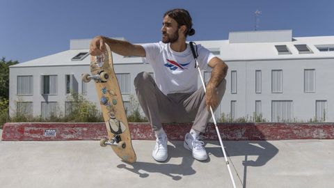 Marcelo Lusardi, embajador de la categora de skate adaptado de O Marisquio, ayer en Santa Marta, Santiago de Compostela.