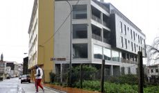 El deterioro del edificio, inacabado, es cada d�a mayor. 