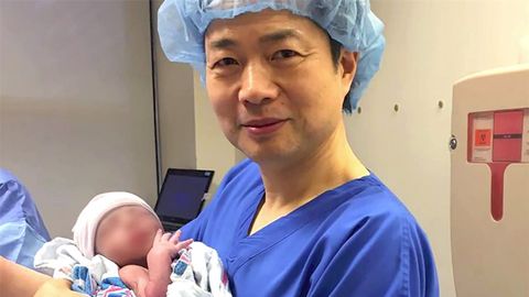 John Zhang, el m�dico que engendr� por primera vez a un beb� con el ADN de tres padres