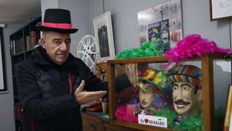 Juan Cid muestra la figura de Paquita y Nicanor