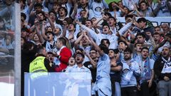 Aficionados del Celta, animando al equipo durante el duelo ante el Atl�tico de Madrid.