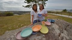 As emprendedoras Anabel P�rez e Maruxa Figueiras venden a trav�s de Instagram pezas de decoraci�n e bixuter�a