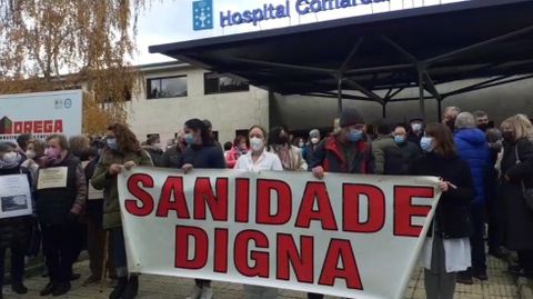Concentración sanitaria en Valdeorras previa a la manifestación del domingo
