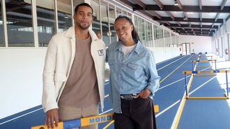 Benjamin Campaor� y Ana Peleteiro en el m�dulo cubierto de A Fieiteira el d�a de su inauguraci�n.