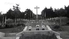 Franco inaugura la Cruz de los Ca�dos en O Castro