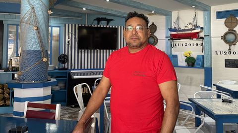 Manolo V�zques, propietario del bar O Celeiri�o, en Celeiro (Viveiro)