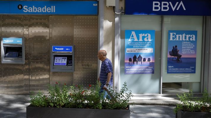 Oficinas anexas del Sabadell y BBVA en Barcelona