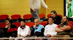 Trabajadores de Alimentos Lcteos, ayer en el Parlamento de Galicia.