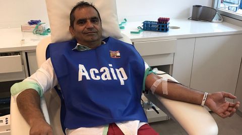 José Luis Pascual, presidente nacional de Acaip, donando sangre