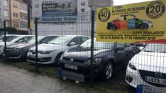 Una muestra del autom�viles de ocasi�n en Monforte, en una imagen de archivo