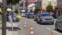 Caravana de veh�culos circulando este verano por el centro de Becerre� al estar cotada la A-6 y tener que usar la N-6