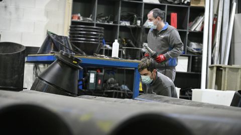 Empresa Proferplas de Laln trabajando con mascarillas 