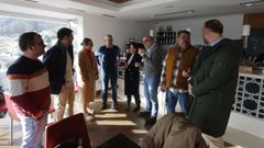 Imagen de una de las reuniones mantenidas entre Por Viveiro y el PP tras anunciar los independientes que retiraban el apoyo al gobierno local encabezado por Loureiro