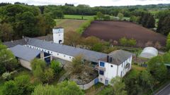 Antonio Fern�ndez fund� la granja en 1939 y se ampli� para escuela y despu�s albergue