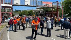 Concentraci�n de trabajadores de ArcelorMittal a la entrada de la factor�a de Avil�s