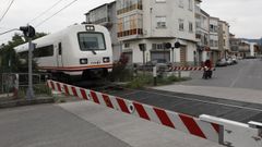 Paso a nivel del barrio de Peliqu�n, en Ourense, uno de los que ser� eliminado