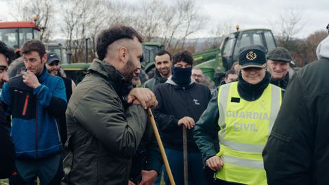 Los agricultores cortaron a primera hora de la ma�ana la carretera