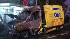Ambulancia calcinada en Tui