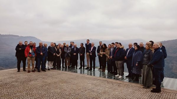 En la reuni�n de ayer en Doade participaron representantes del Gobierno central, la Xunta, las diputaciones y los 26 ayuntmientos de la Ribeira Sacra