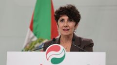 La portavoz del PNV en el Congreso, Maribel Vaquero, ayer, en una rueda de prensa en Bilbao.