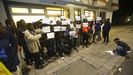 Protesta de los refugiados esta noche ante el hotel de Monterroso