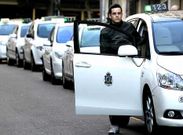 En Vigo hay 553 taxis, pero de este sector viven unas 2.000 personas. 