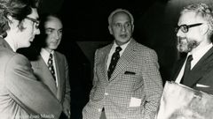 Julio Rodr�guez Villanueva, junto al profesor Severo Ochoa