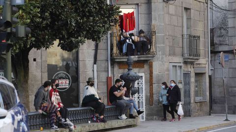 Mecos en balcones de Xinzo