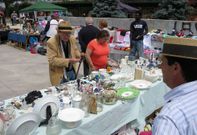 Venta ambulante en el mercadillo del Parque dos Condes, ahora en fase de regulaci�n. 