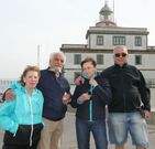 Visitantes argentinos en el faro.