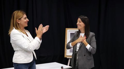 PLENO MOCION DE CENSURA EN EL CONCELLO DE RIBEIRA, DONDE LUIS PEREZ BARRAL ALCALDE DEL BNG CEDE EL BASTON DE MANDO A LA NUEVA ALCALDESA MARIA JOSE SAMPEDRO CANDIDATA DEL PP, PRIMERA MUJER EN ESTE PUESTO.