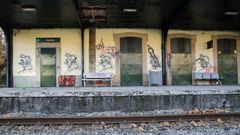 Los usuarios alertan de que el estado del propio edificio de la estaci�n, cerrado desde hace a�os, es lamentable