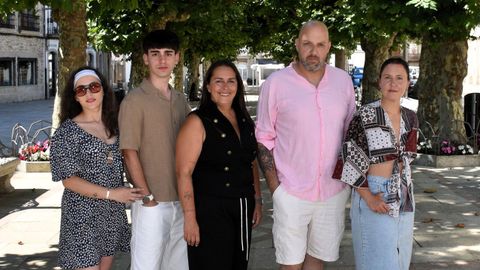 Ana Gonz�lez Fidalgo (vocal), �lex Quint�ns Romero (vocal), Ver�nica Bonilla Ruso (presidenta), Evaristo Alvarellos Lago (vicepresidente) y Tania L�pez Pouso (tesorera).