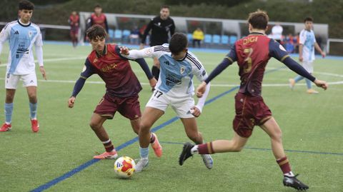 Imagen del partido que el Compos disput� esta temporada en Santa Isabel ante el Deportivo.
