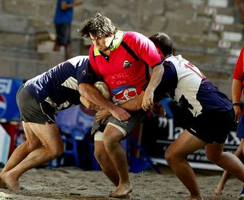 La arena con la que se cubri� la plaza favoreci� los placajes por la pesadez del terreno.