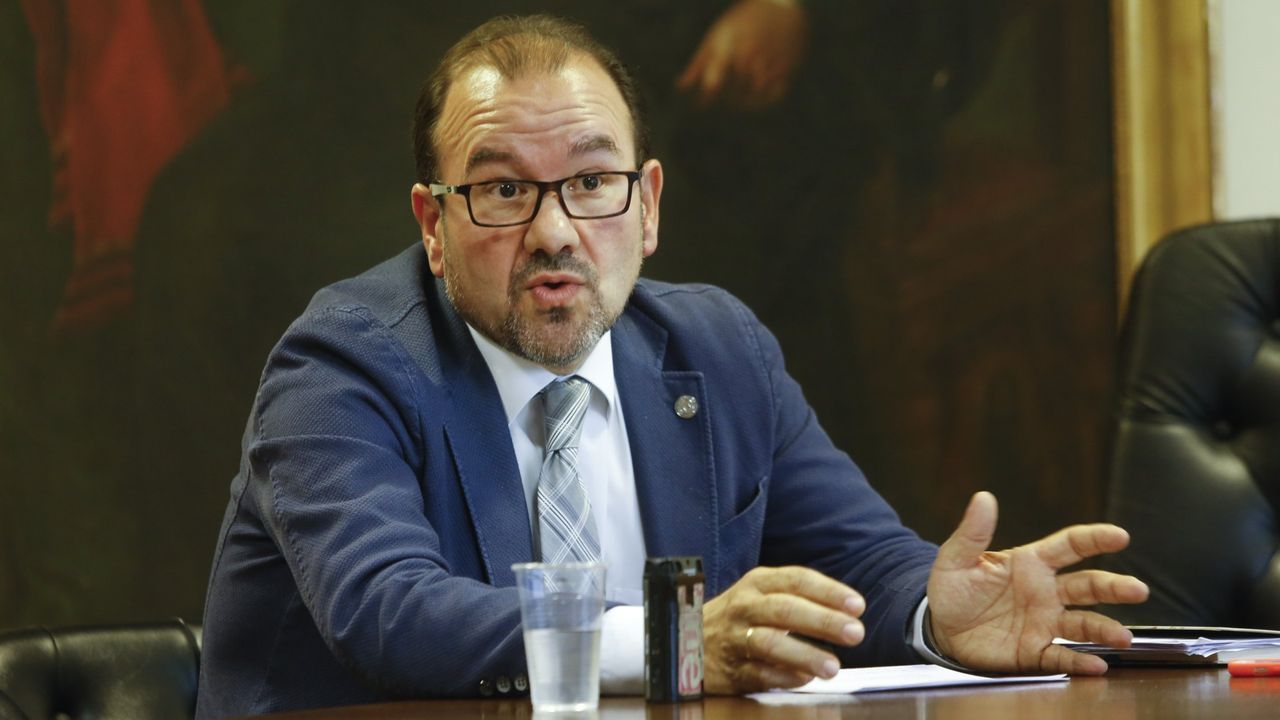 Antonio López Díaz, rector de la USC, recibirá la medalla del Concello de Ames