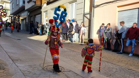 Viana acoge la mayor mascarada de la pennsula Ibrica.No faltaron los boteiros ms jvenes.