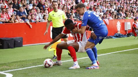 Derbi asturiano entre el Real Sporting de Gijon y el Real Oviedo en El Molin�n