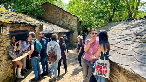 Ambiente en la feria del pasado año en una de las bodegas de A Abelaira