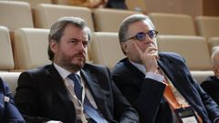 Miguel L�pez-Quesada, a la derecha, junto al director general de Dircom, Pepe Fern�ndez-�lava