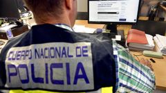 Foto de archivo de una investigaci�n de la Polic�a Nacional por estafas a trav�s de Interenet
