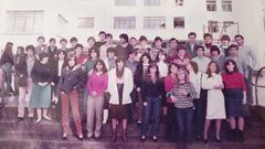 Una de las promociones de chicas y chicos del colegio Jorge Juan de Xuvia
