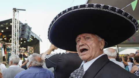 Avi&oacute;n celebr&oacute; dos d&eacute;cadas de fiesta mexicana
